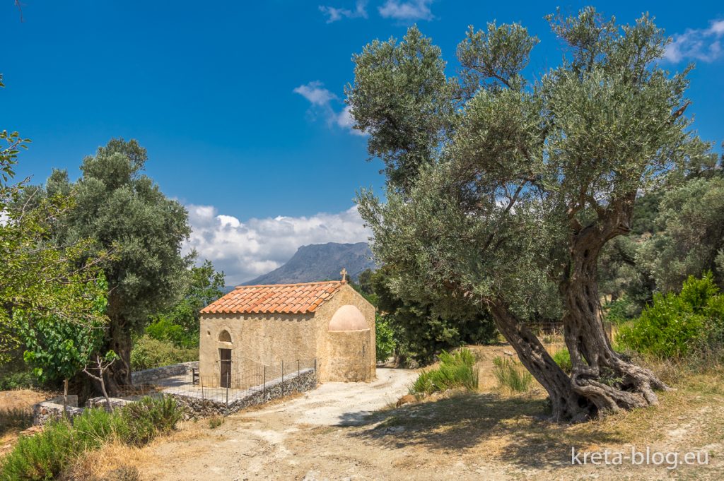 Kreta: Kapelle im Olivenhain, Amari-Becken